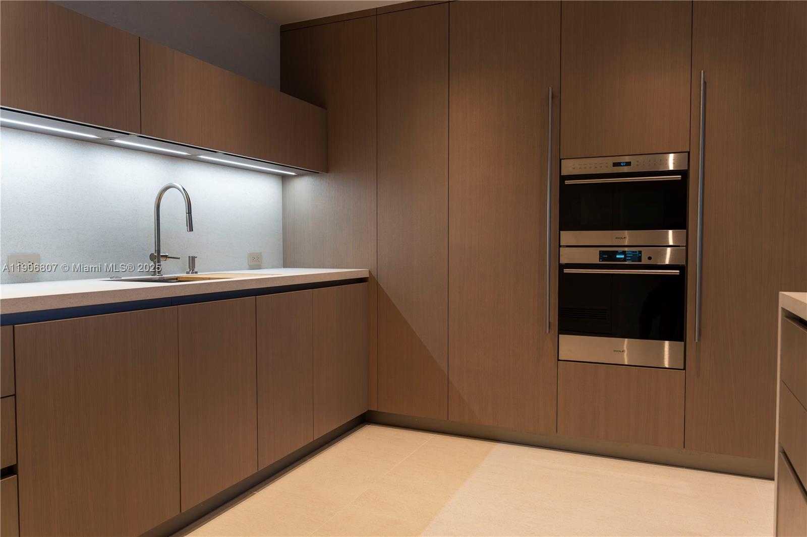 Small Image of 5959 COLLINS AVE #907, Miami Beach Number 12