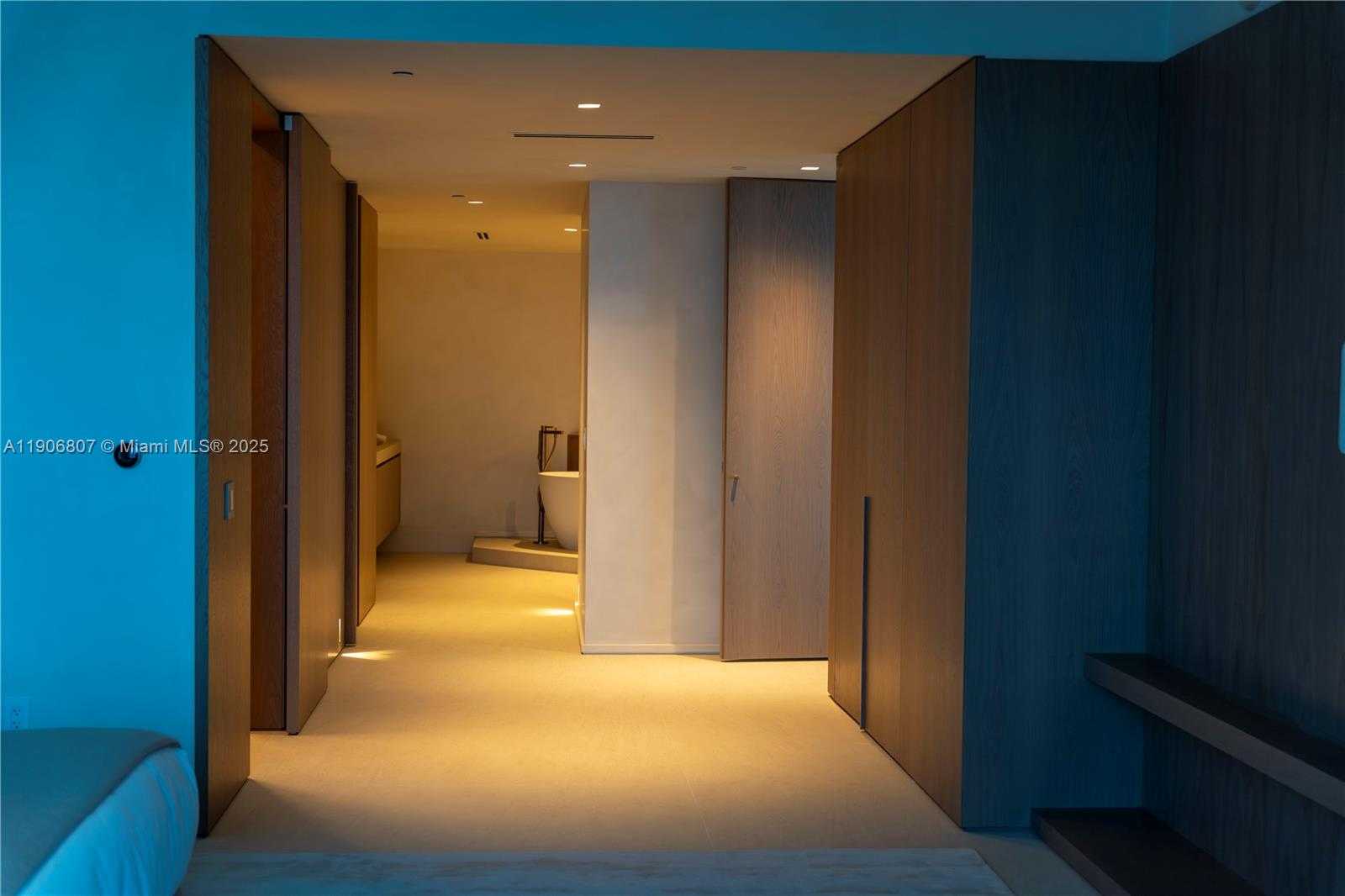 Small Image of 5959 COLLINS AVE #907, Miami Beach Number 21