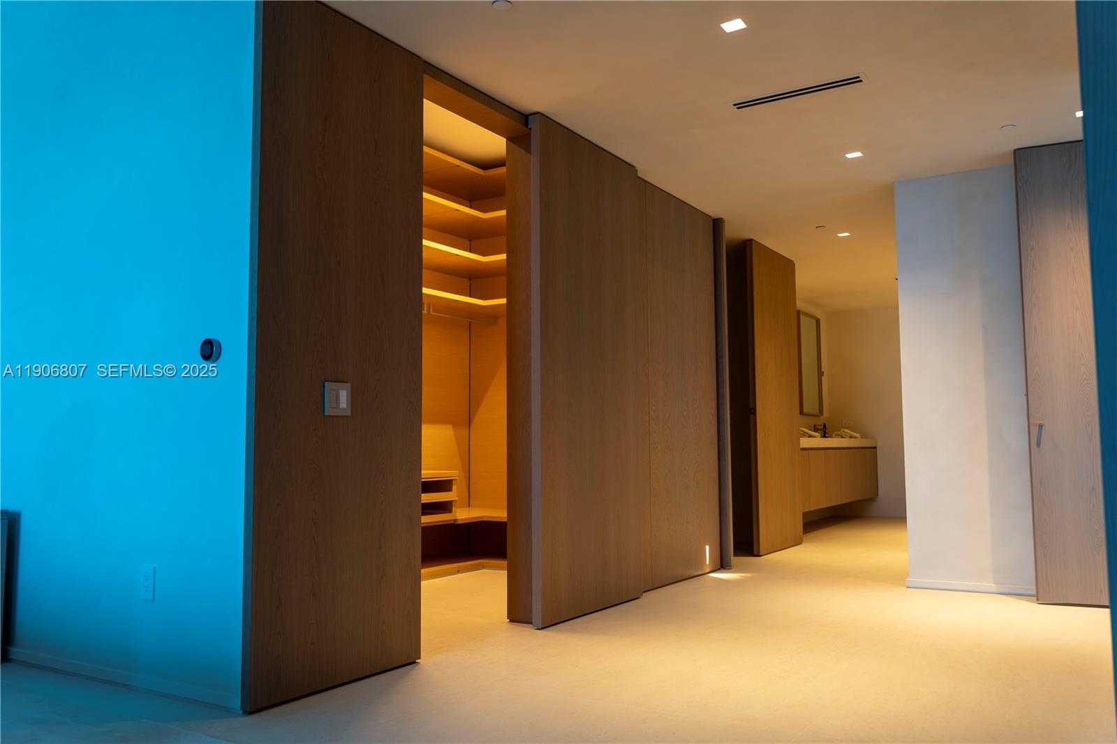 Small Image of 5959 COLLINS AVE #907, Miami Beach Number 36