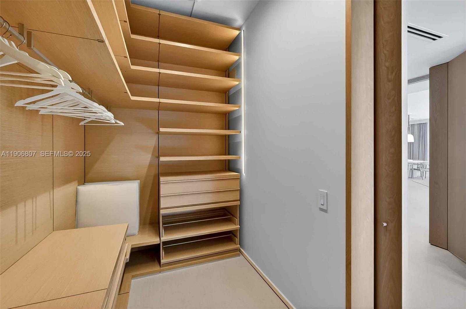 Small Image of 5959 COLLINS AVE #907, Miami Beach Number 38