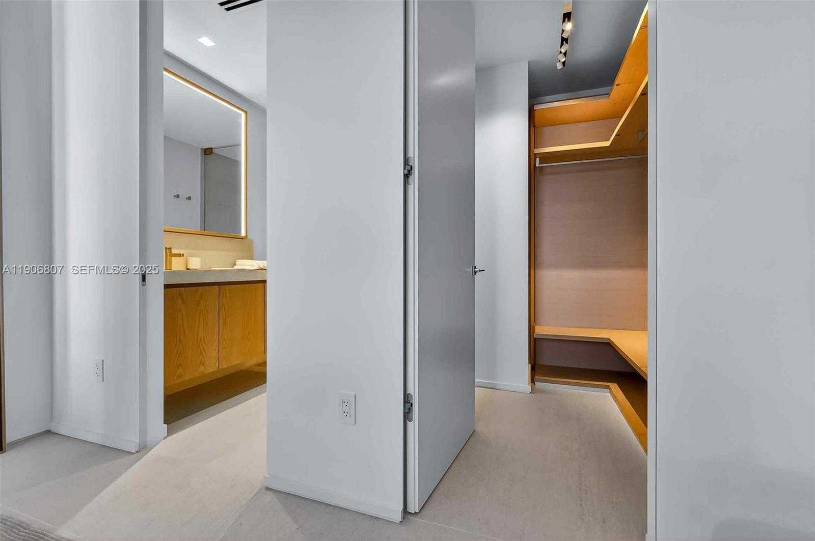 Small Image of 5959 COLLINS AVE #907, Miami Beach Number 50