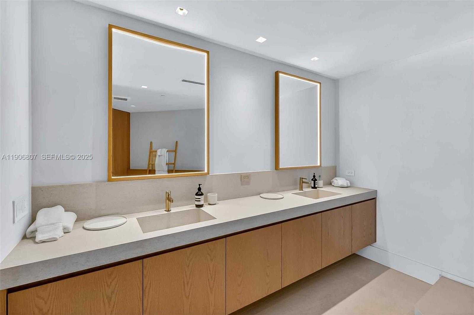 Small Image of 5959 COLLINS AVE #907, Miami Beach Number 88