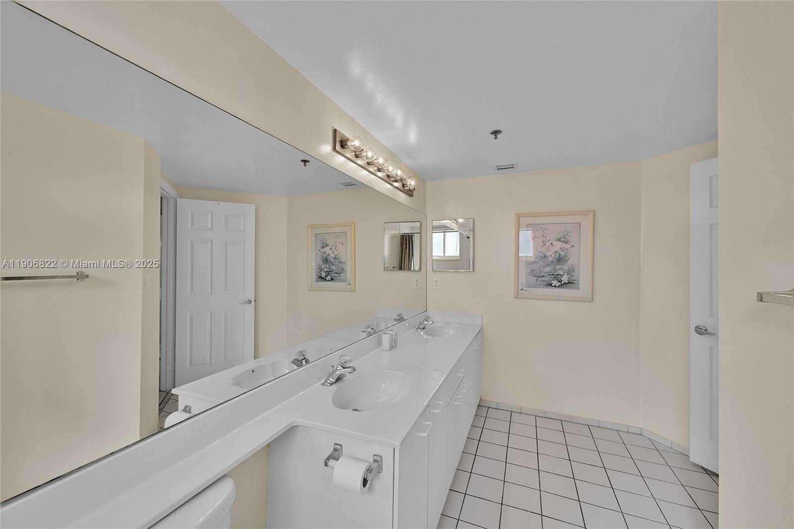 Small Image of 18260 NORTH BAY RD #420, Sunny Isles Beach Number 14