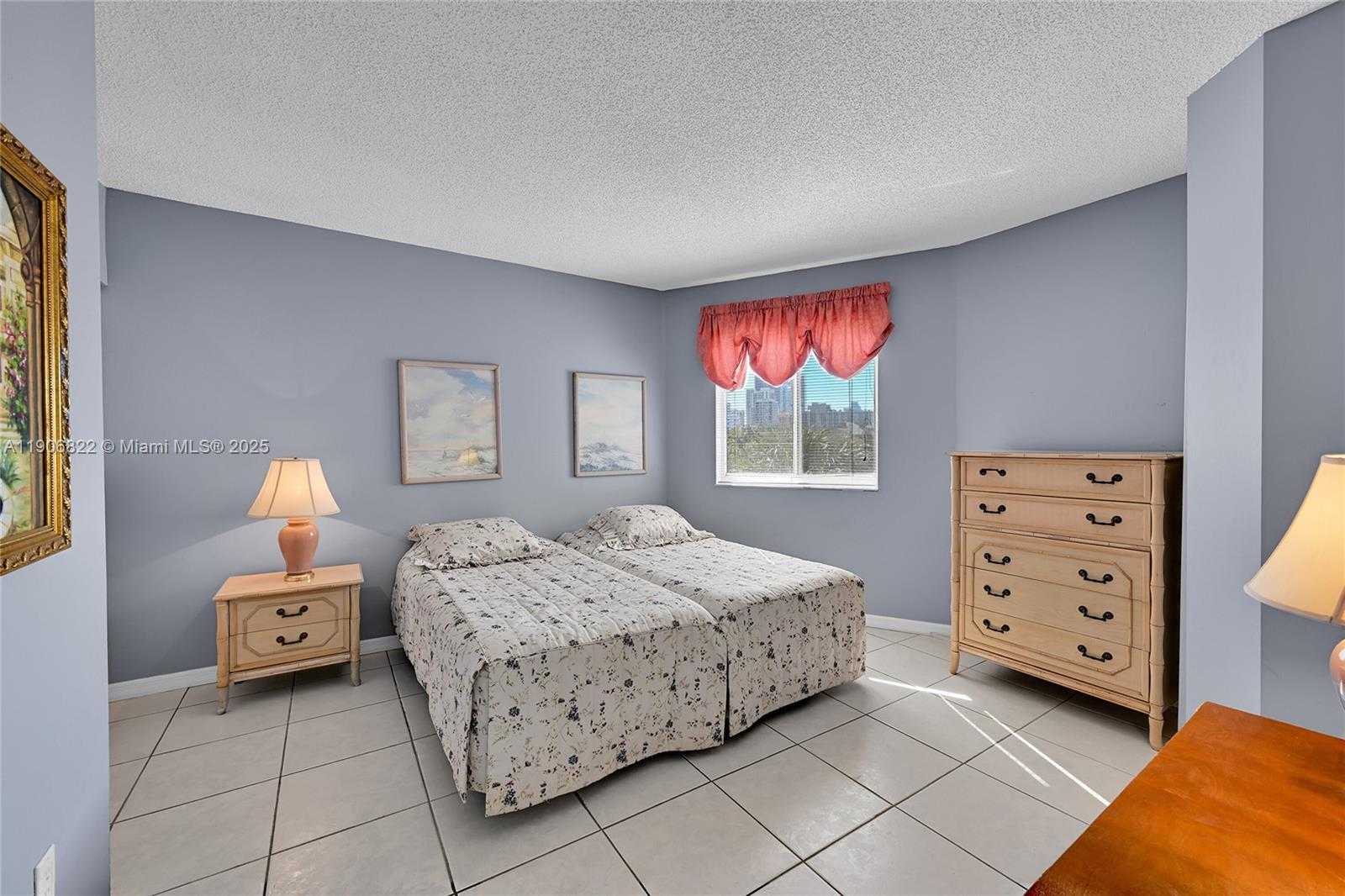 Small Image of 18260 NORTH BAY RD #420, Sunny Isles Beach Number 15