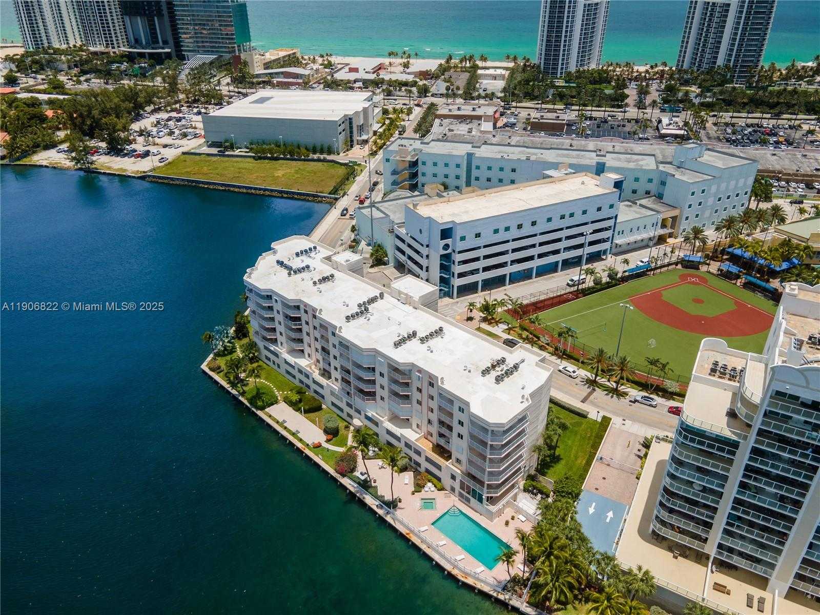 Small Image of 18260 NORTH BAY RD #420, Sunny Isles Beach Number 17