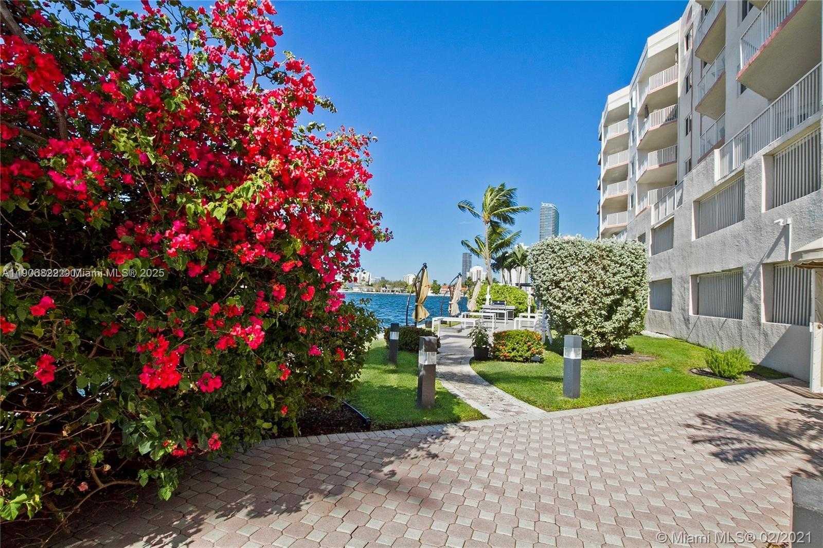 Small Image of 18260 NORTH BAY RD #420, Sunny Isles Beach Number 23