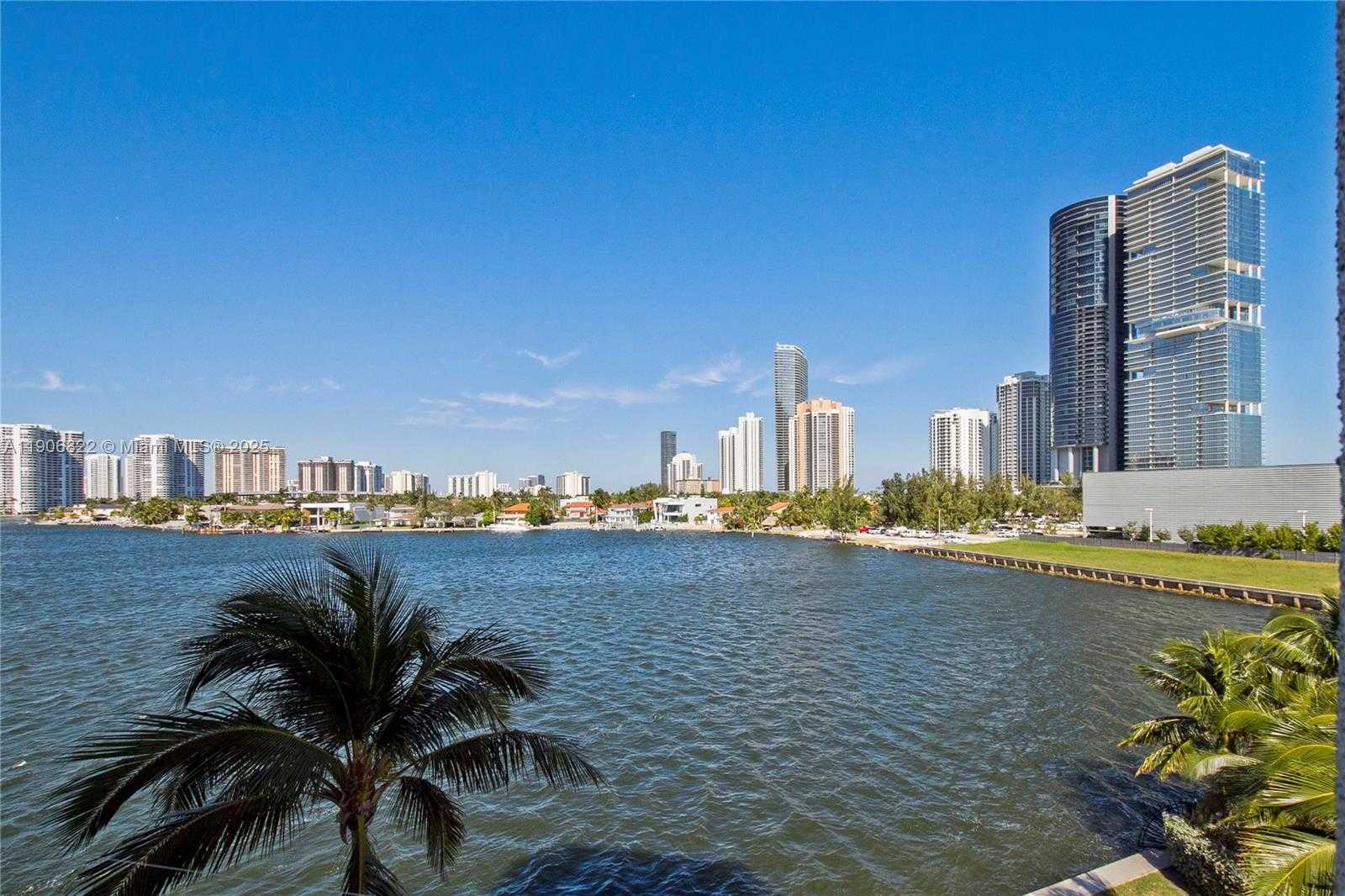 Small Image of 18260 NORTH BAY RD #420, Sunny Isles Beach Number 3