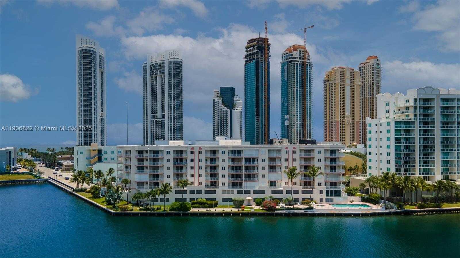Small Image of 18260 NORTH BAY RD #420, Sunny Isles Beach Number 5