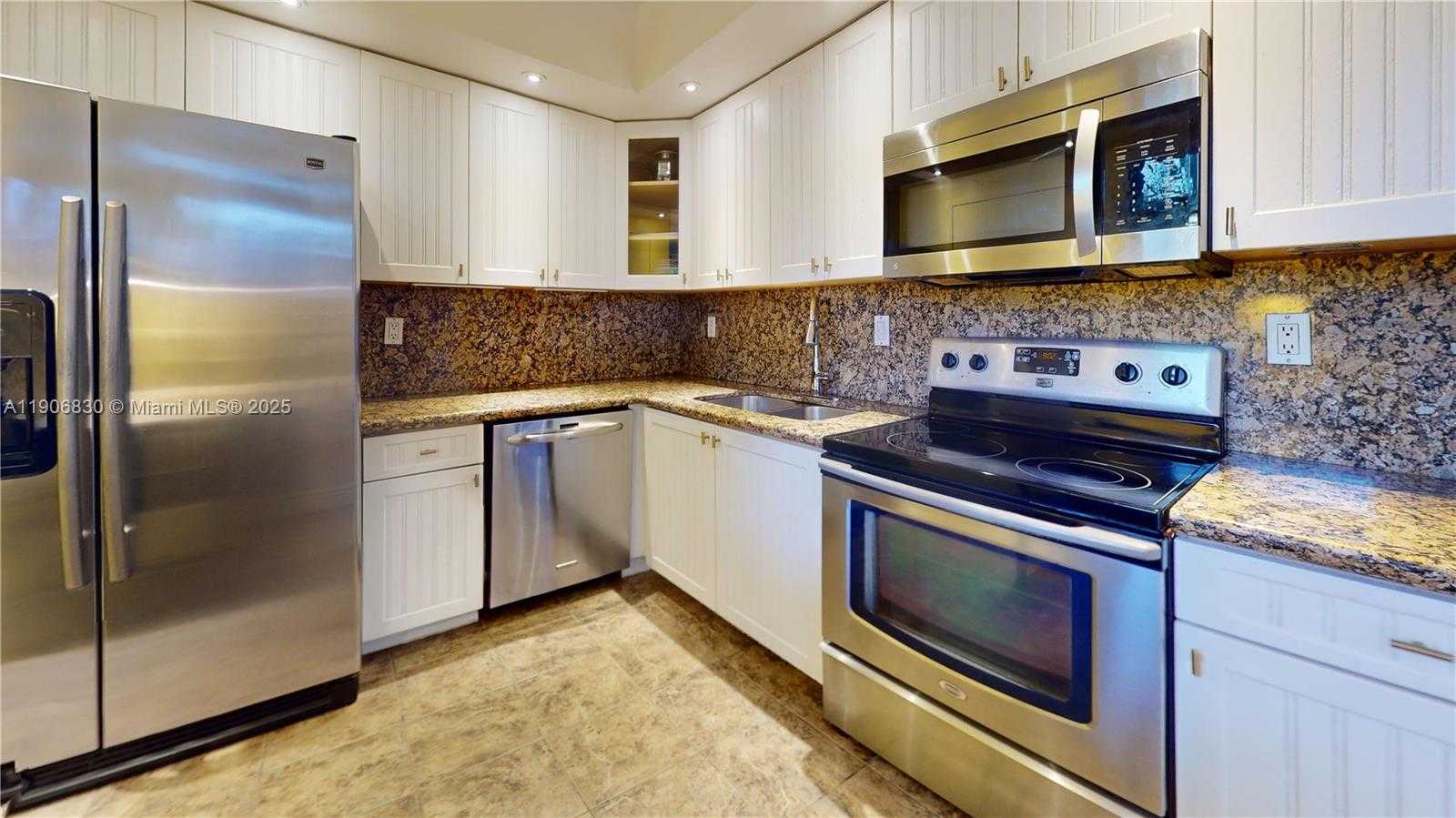 Small Image of 500 THREE ISLANDS BLVD #L 25, Hallandale Beach Number 13