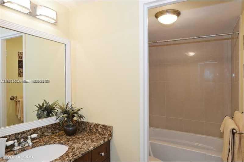 Small Image of 500 THREE ISLANDS BLVD #L 25, Hallandale Beach Number 23