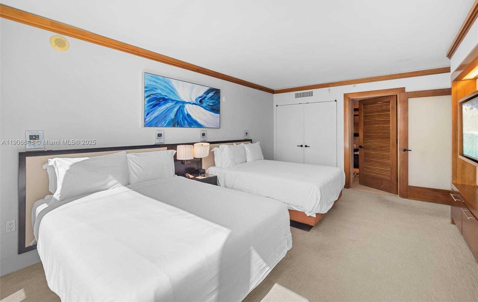 Small Image of 6801 COLLINS AVE #1018 (1007), Miami Beach Number 10