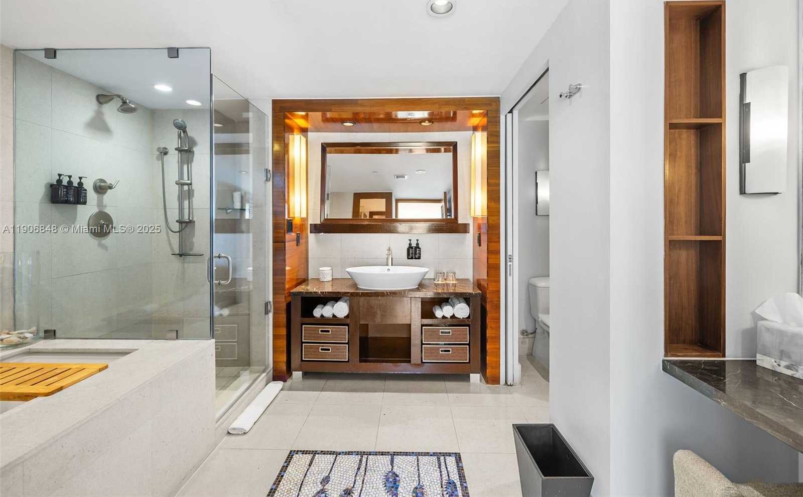 Small Image of 6801 COLLINS AVE #1018 (1007), Miami Beach Number 11