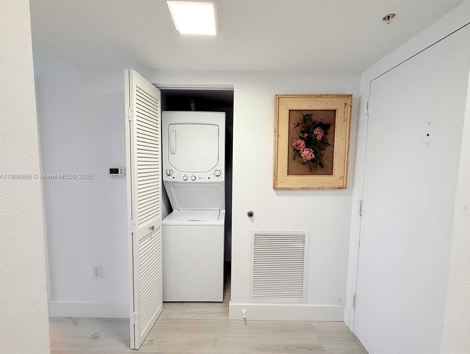 Small Image of 1800 SUNSET HARBOUR DR #2005, Miami Beach Number 10