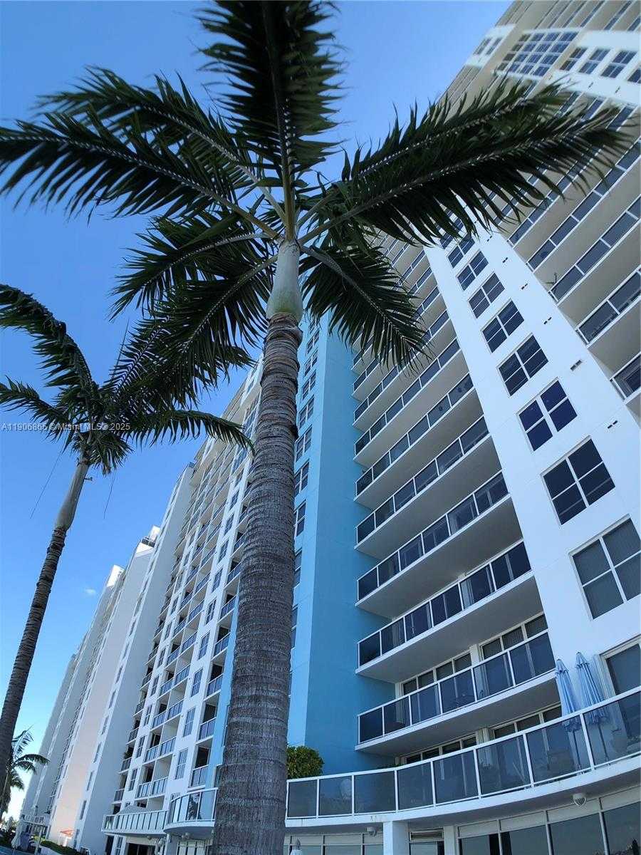 Small Image of 1800 SUNSET HARBOUR DR #2005, Miami Beach Number 16