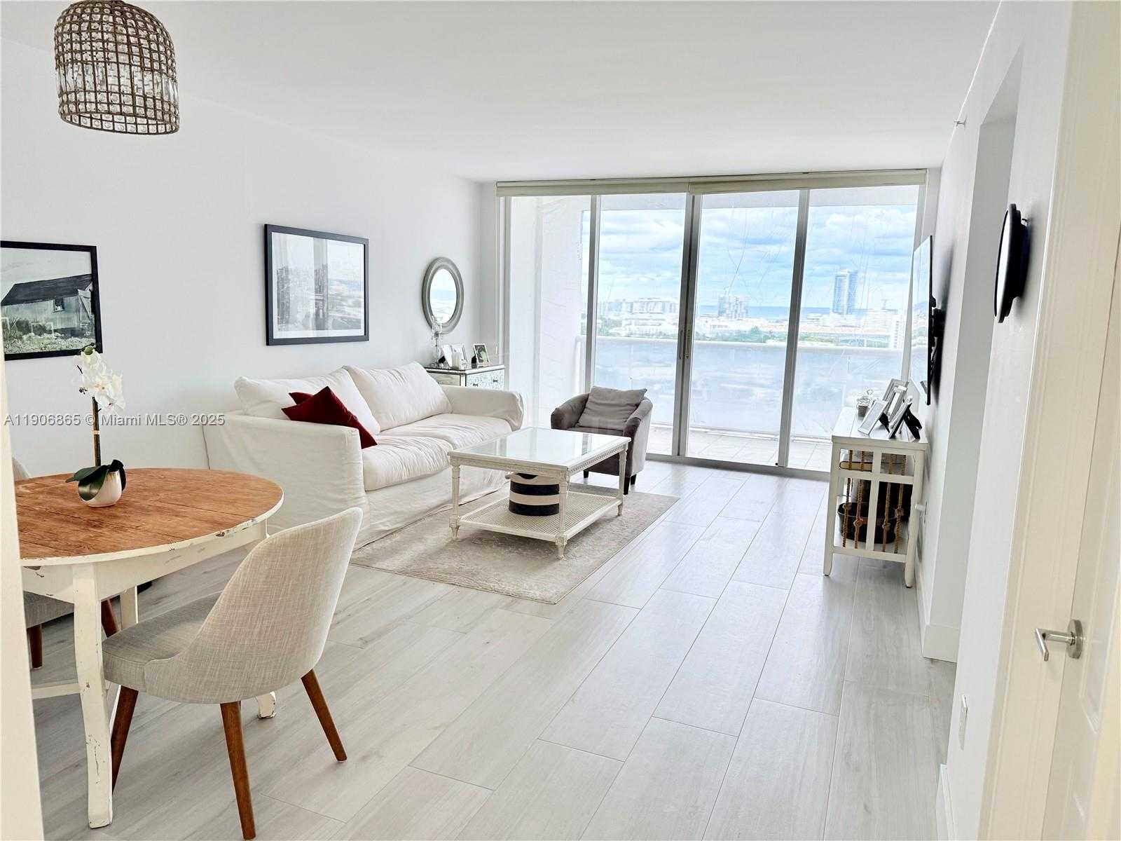 Small Image of 1800 SUNSET HARBOUR DR #2005, Miami Beach Number 2