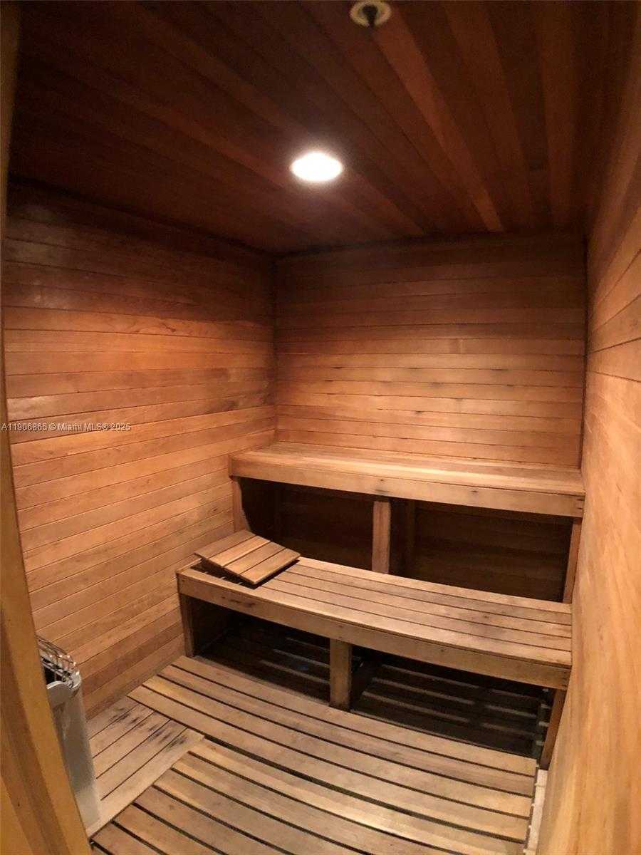 Small Image of 1800 SUNSET HARBOUR DR #2005, Miami Beach Number 21