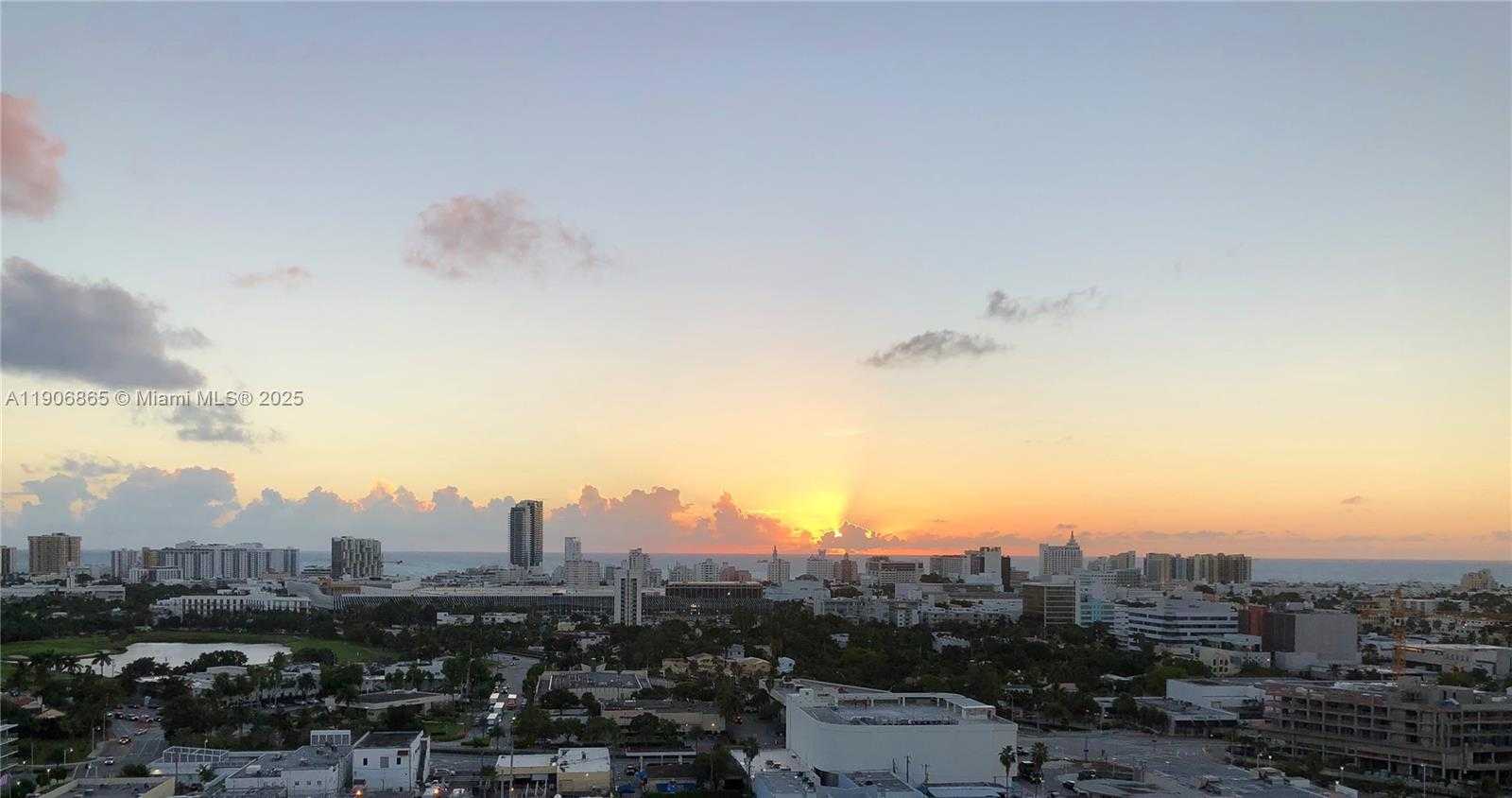 Small Image of 1800 SUNSET HARBOUR DR #2005, Miami Beach Number 25