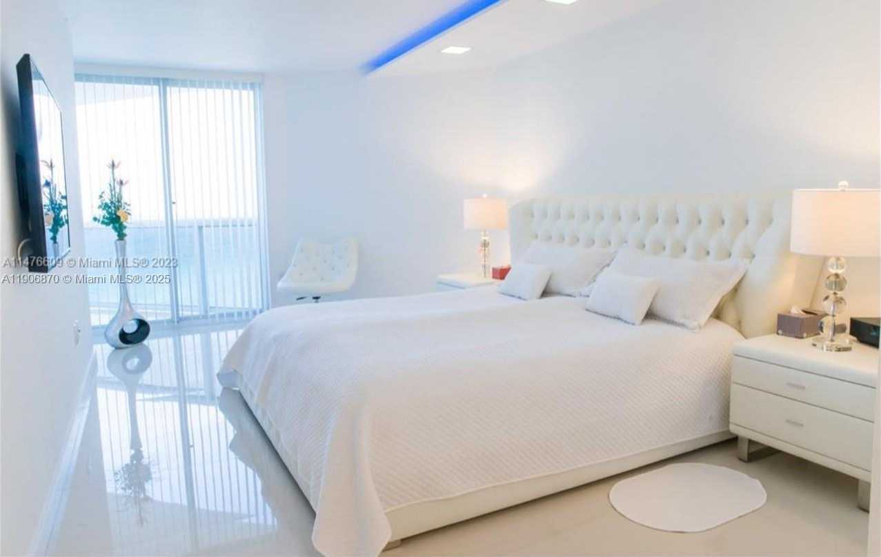 Small Image of 6301 COLLINS AVE #1402, Miami Beach Number 3