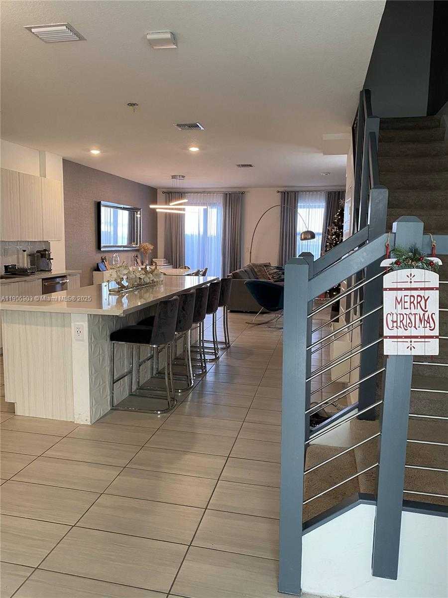 Small Image of 15855 NORTH WEST 90TH CT, Miami Lakes Number 10