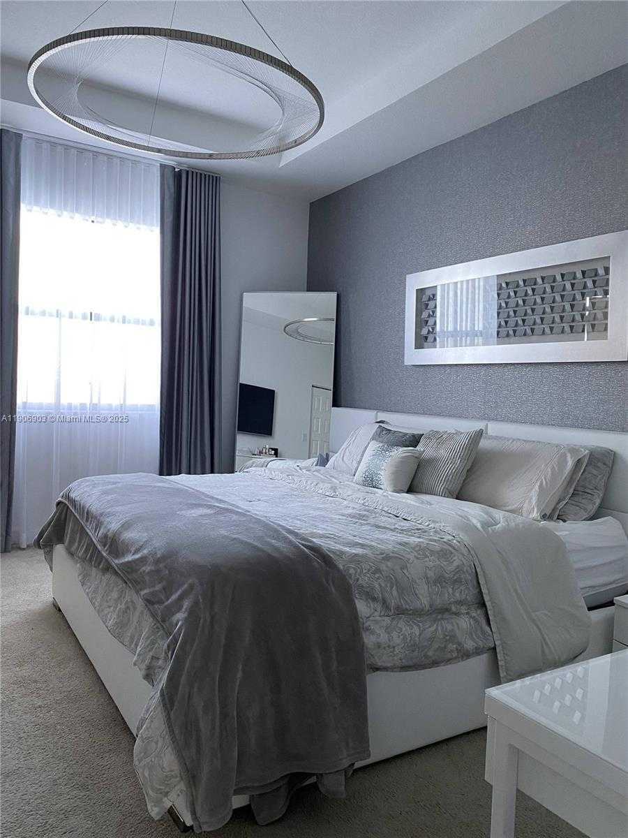 Small Image of 15855 NORTH WEST 90TH CT, Miami Lakes Number 13