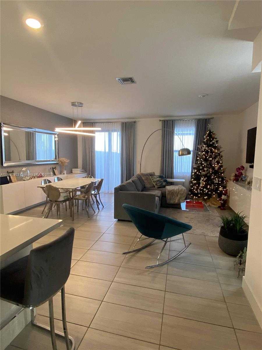 Small Image of 15855 NORTH WEST 90TH CT, Miami Lakes Number 7