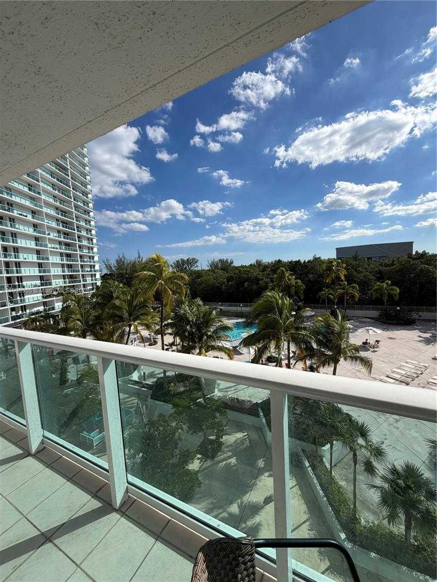 Small Image of 100 BAYVIEW DR #425, Sunny Isles Beach Number 11