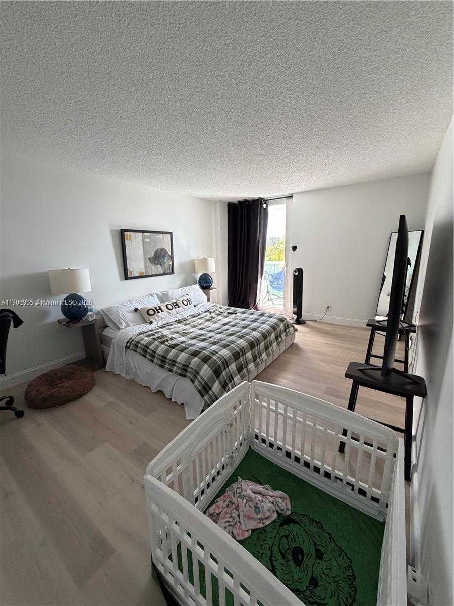 Small Image of 100 BAYVIEW DR #425, Sunny Isles Beach Number 15