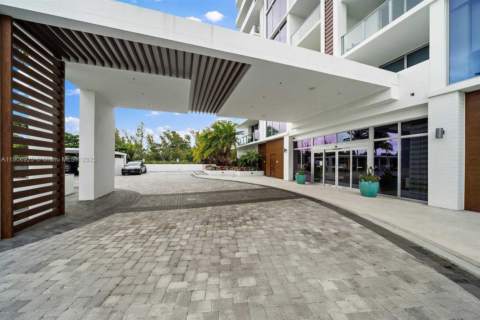 Small Image of 5000 NORTH OCEAN DR #201, Singer Island Number 23