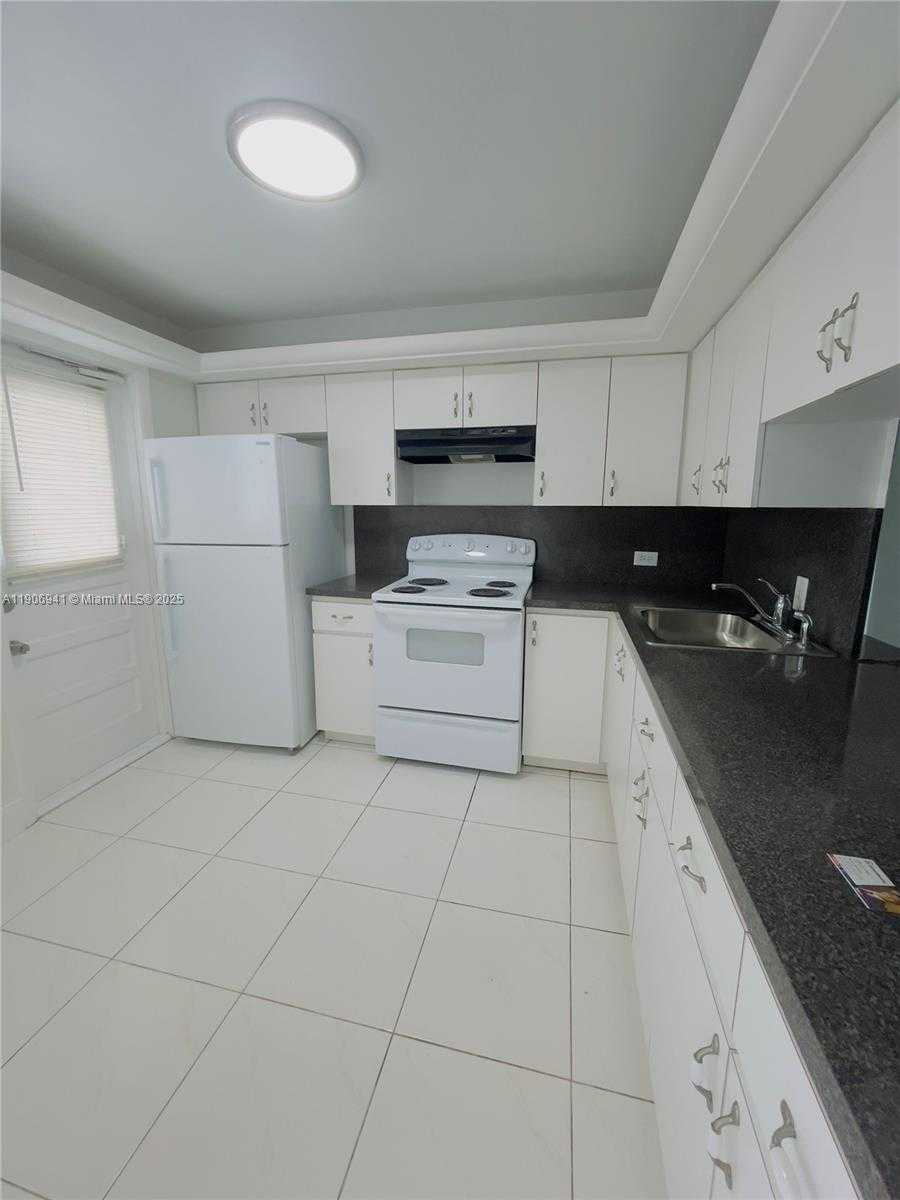 Small Image of 443 NORTH EAST 195TH ST #338, Miami Number 3