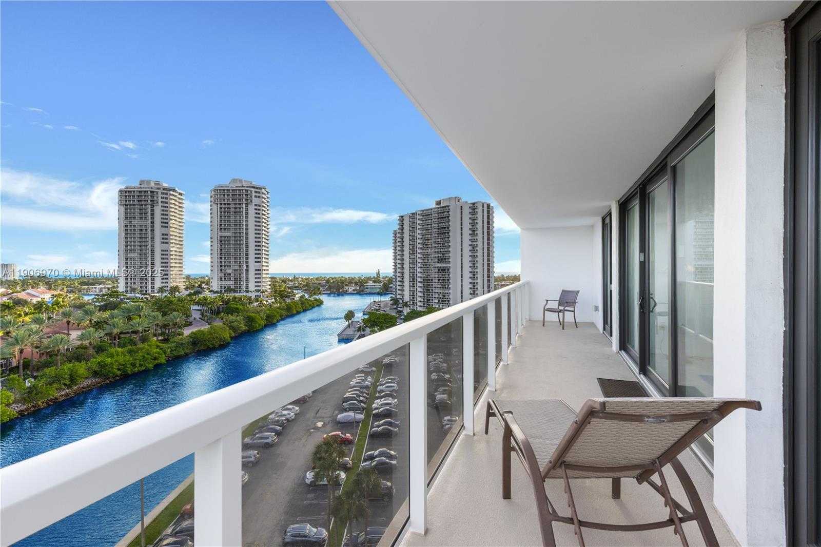 Small Image of 3701 NORTH COUNTRY CLUB DR #1009, Aventura Number 2