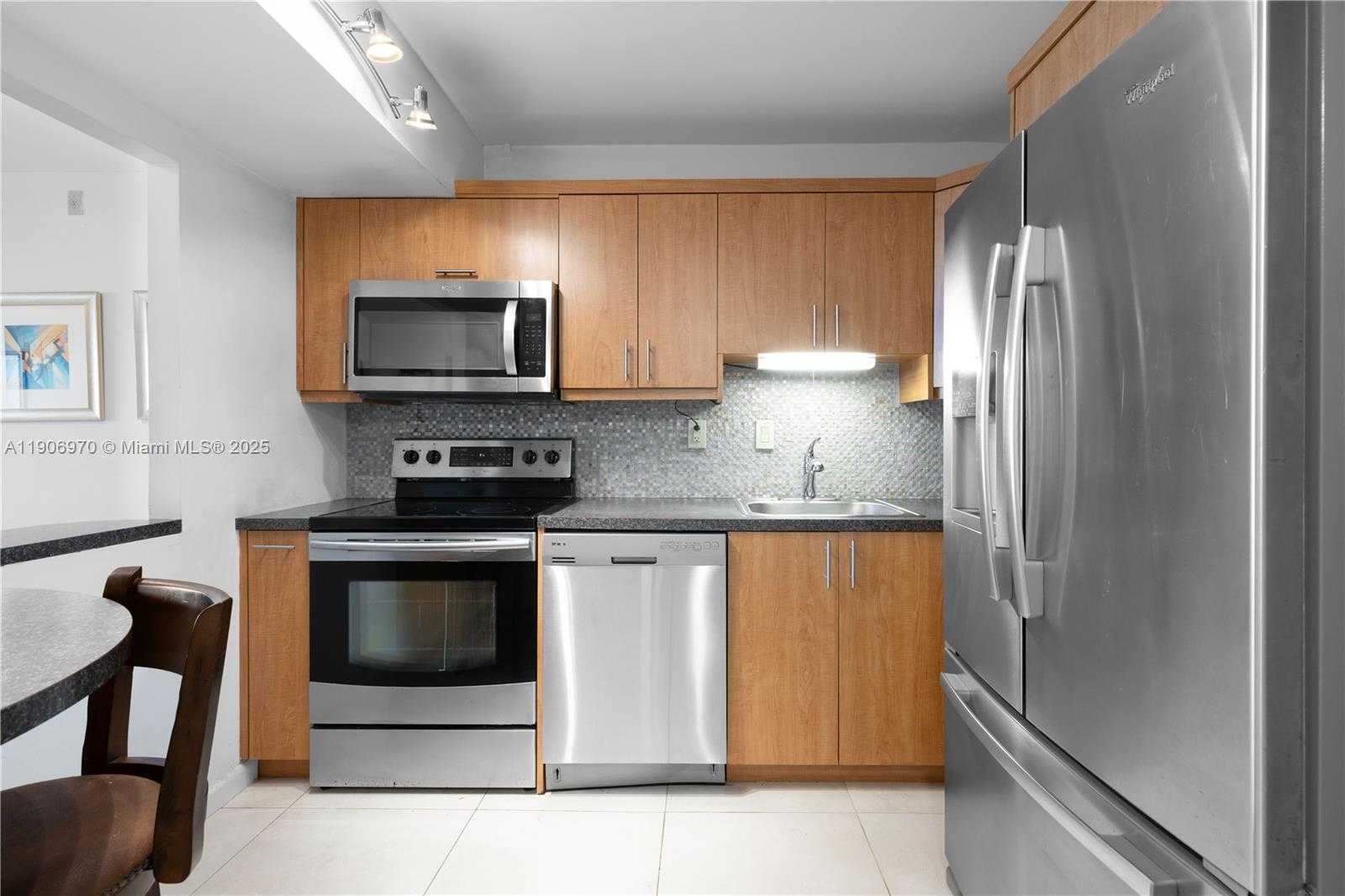 Small Image of 3701 NORTH COUNTRY CLUB DR #1009, Aventura Number 6