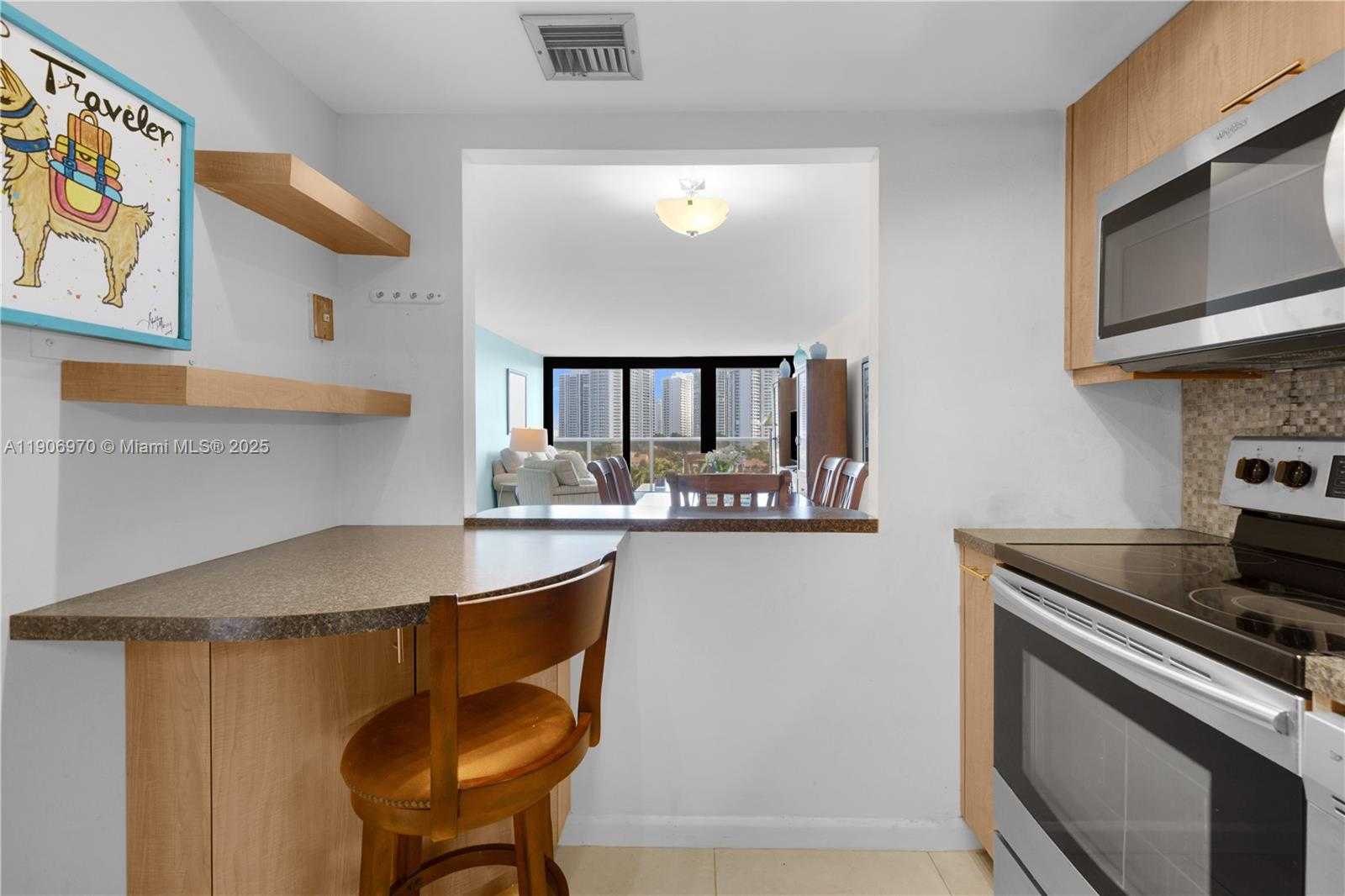 Small Image of 3701 NORTH COUNTRY CLUB DR #1009, Aventura Number 7