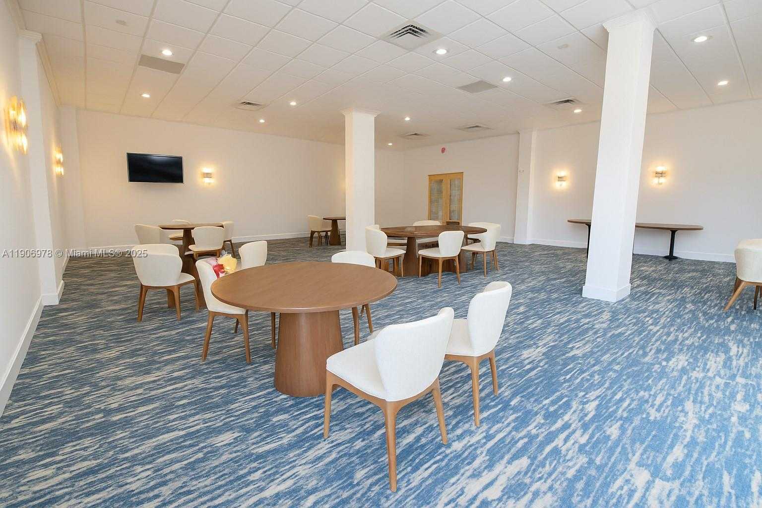 Small Image of 5825 COLLINS AVE #10G, Miami Beach Number 30