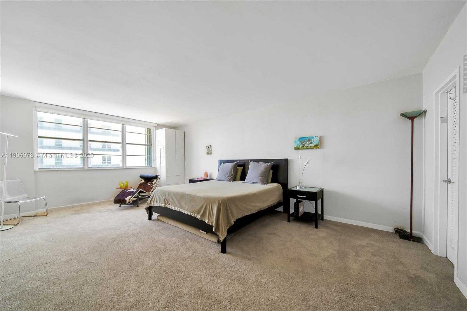 Small Image of 5825 COLLINS AVE #10G, Miami Beach Number 34