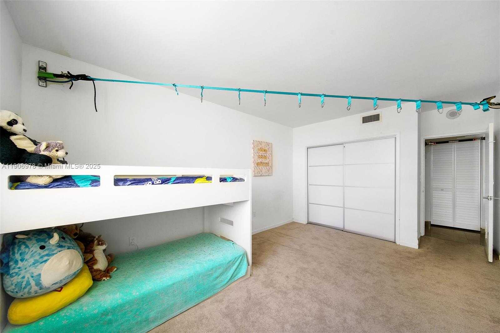 Small Image of 5825 COLLINS AVE #10G, Miami Beach Number 36