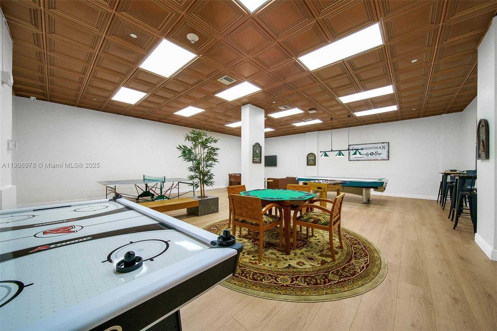 Small Image of 5825 COLLINS AVE #10G, Miami Beach Number 46