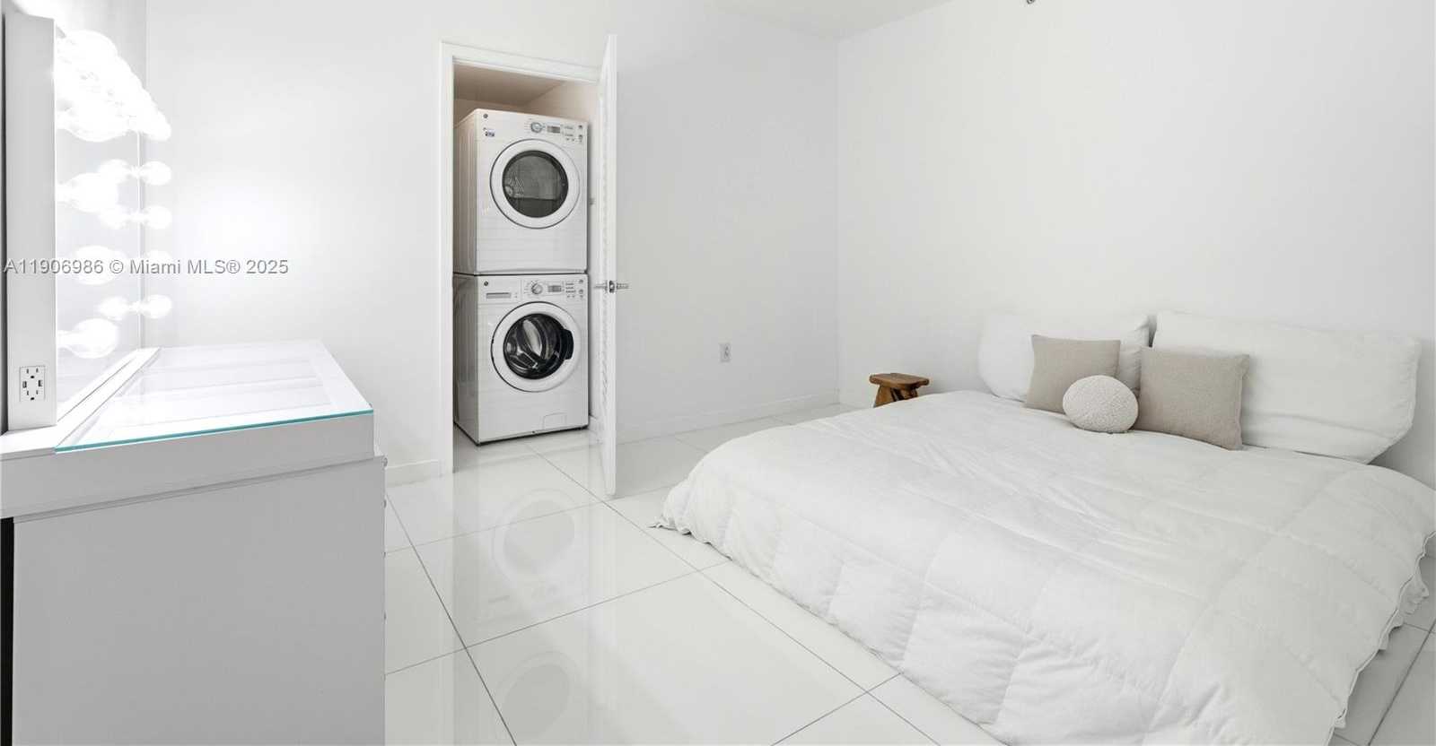 Small Image of 1010 BRICKELL AVE #3006, Miami Number 12