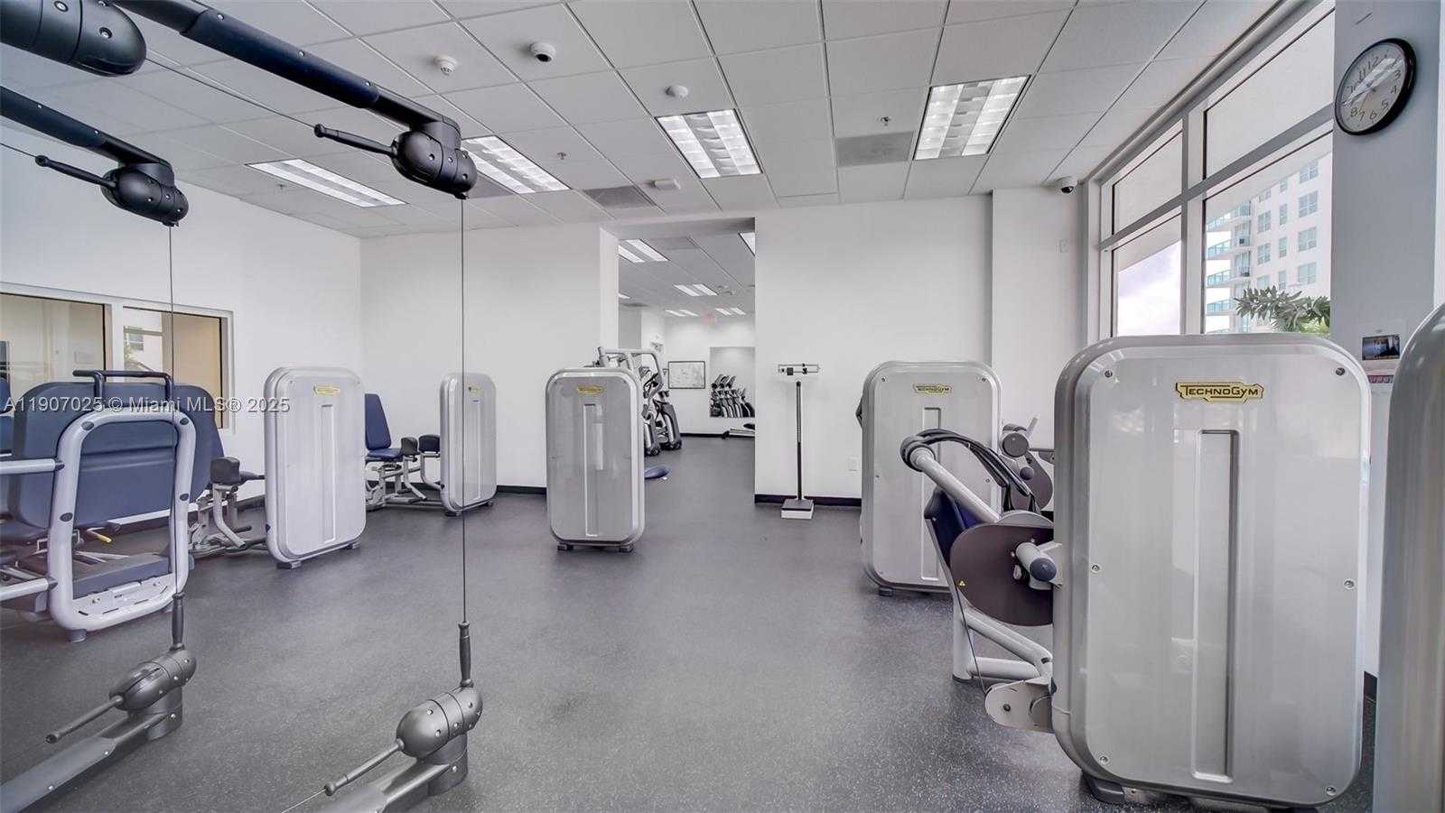 Small Image of 1200 BRICKELL BAY DR #3914, Miami Number 33