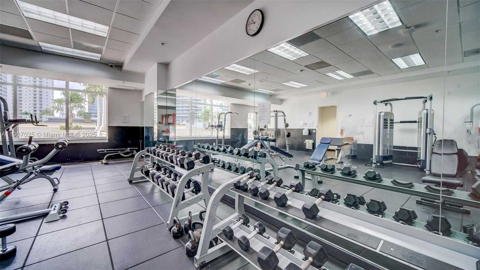 Small Image of 1200 BRICKELL BAY DR #3914, Miami Number 35