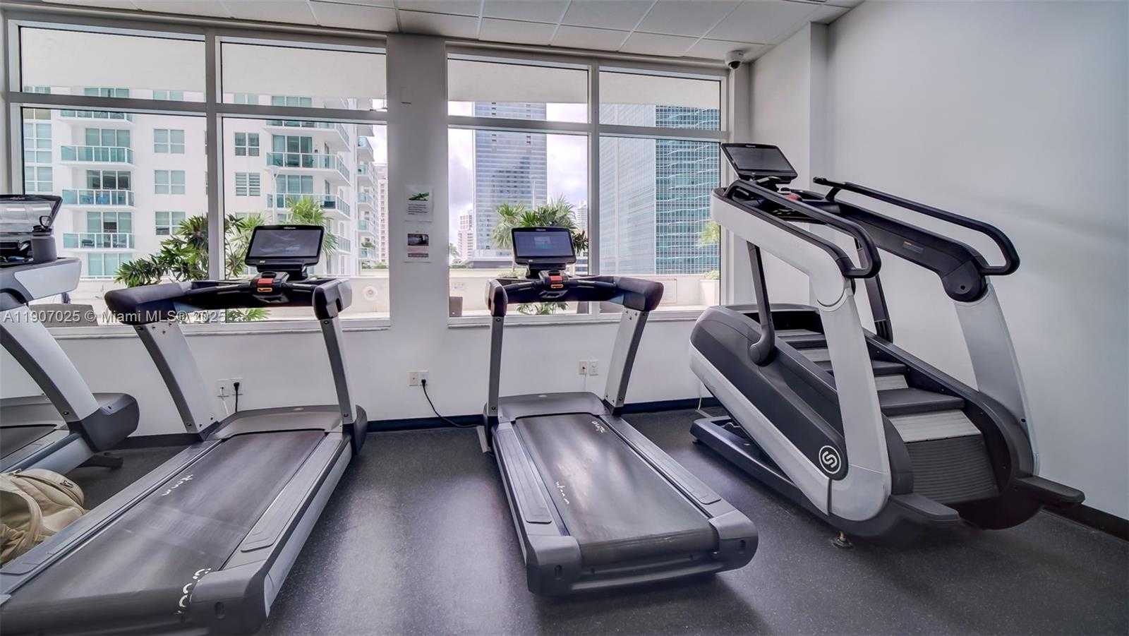 Small Image of 1200 BRICKELL BAY DR #3914, Miami Number 36