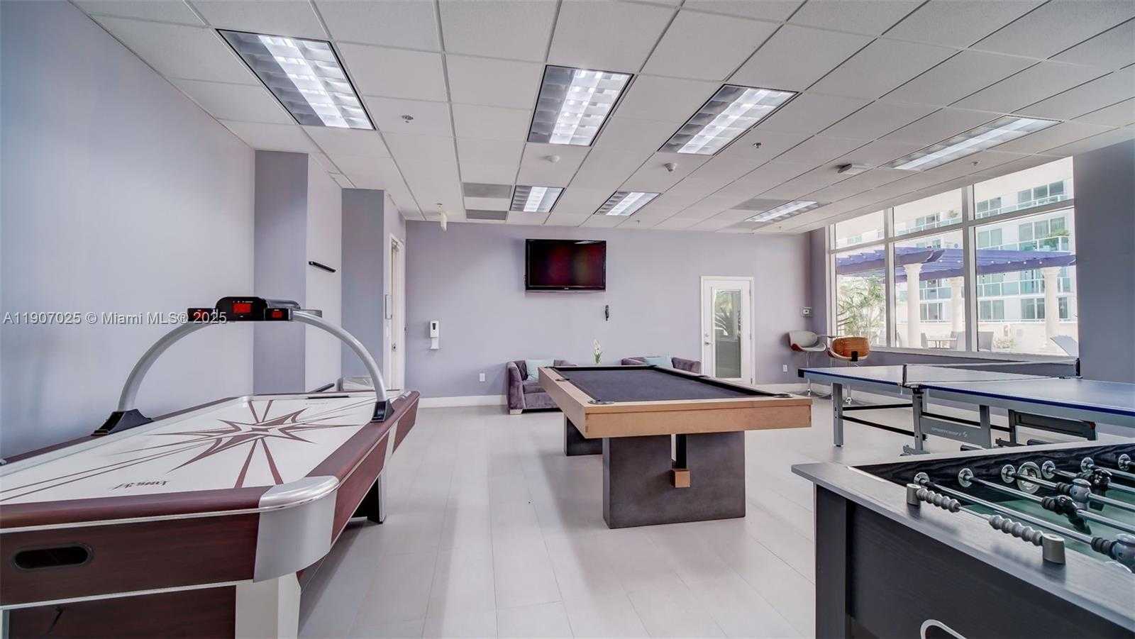 Small Image of 1200 BRICKELL BAY DR #3914, Miami Number 39