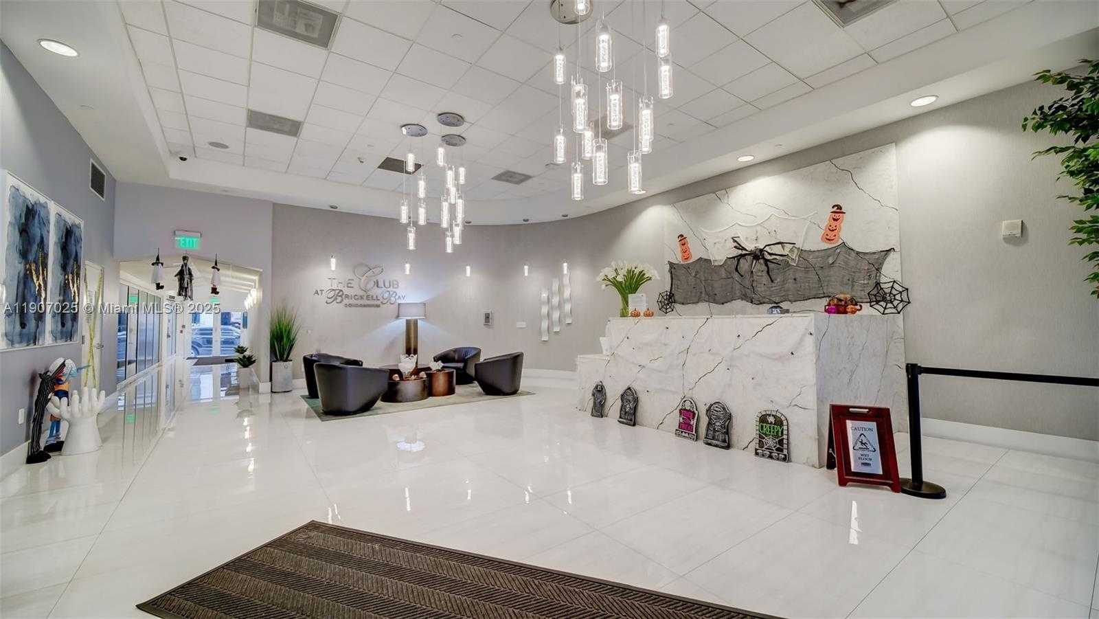 Small Image of 1200 BRICKELL BAY DR #3914, Miami Number 41