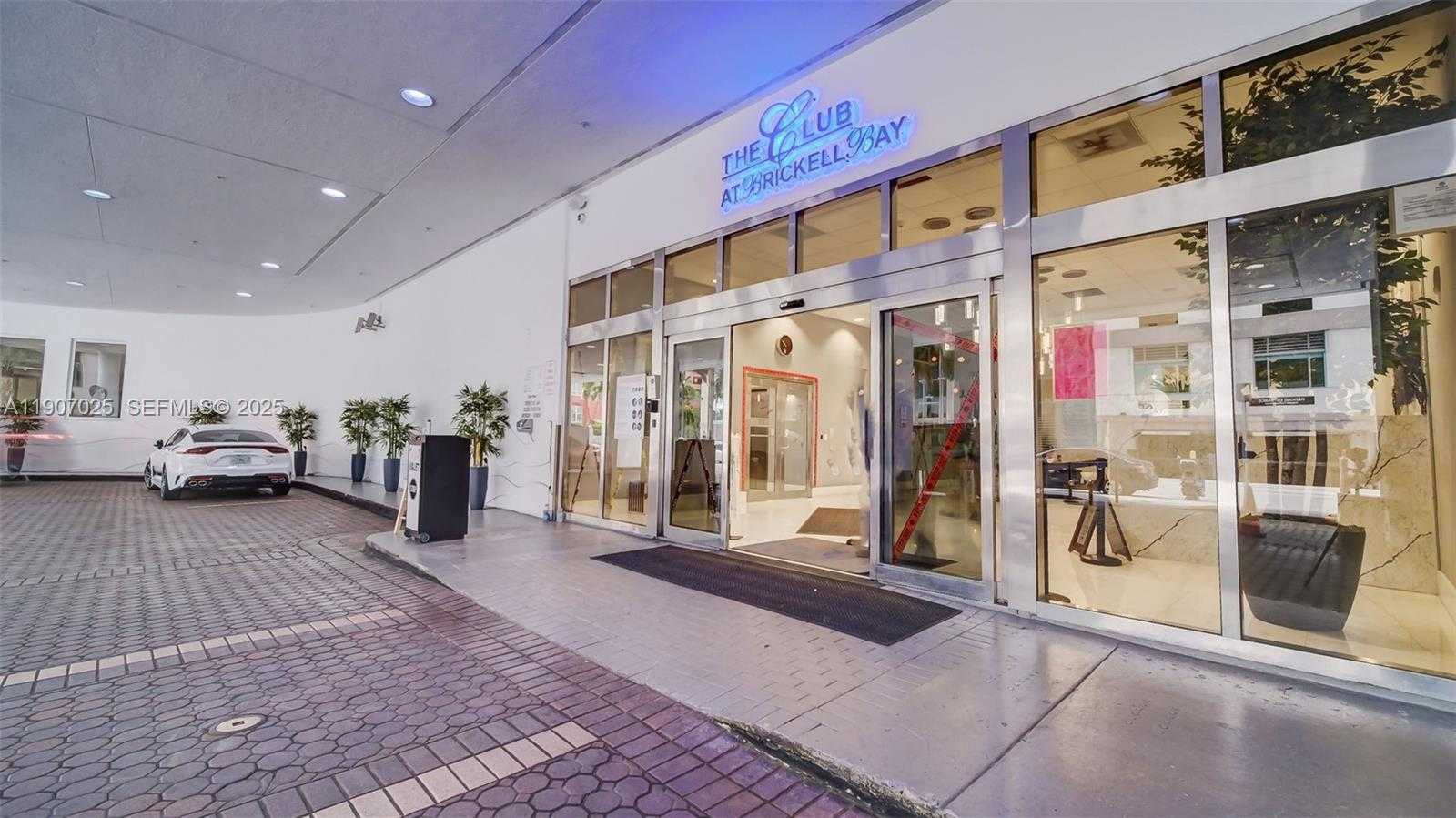 Small Image of 1200 BRICKELL BAY DR #3914, Miami Number 50