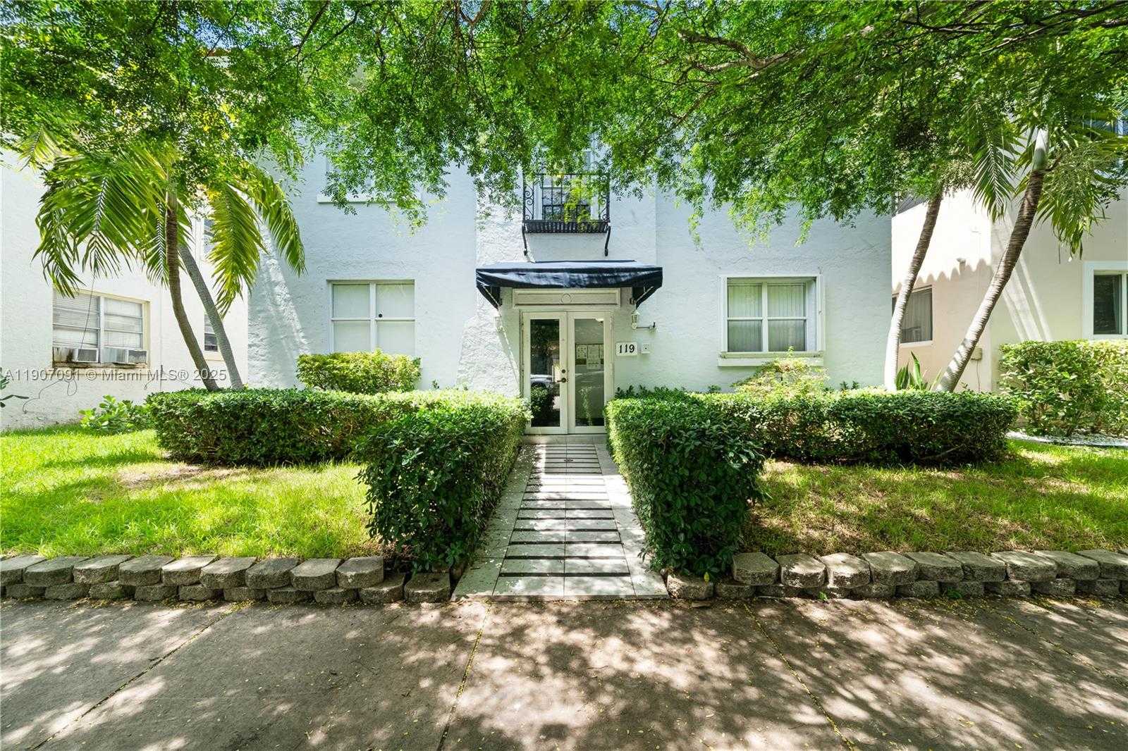 Small Image of 119 MENORES AVE #8, Coral Gables Number 1