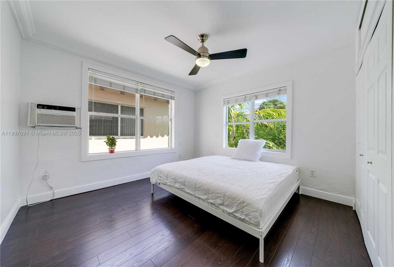 Small Image of 119 MENORES AVE #8, Coral Gables Number 3