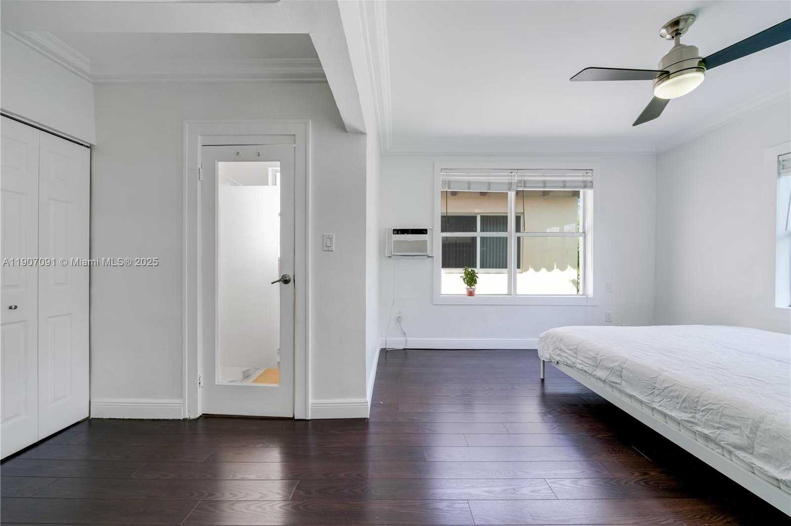 Small Image of 119 MENORES AVE #8, Coral Gables Number 4