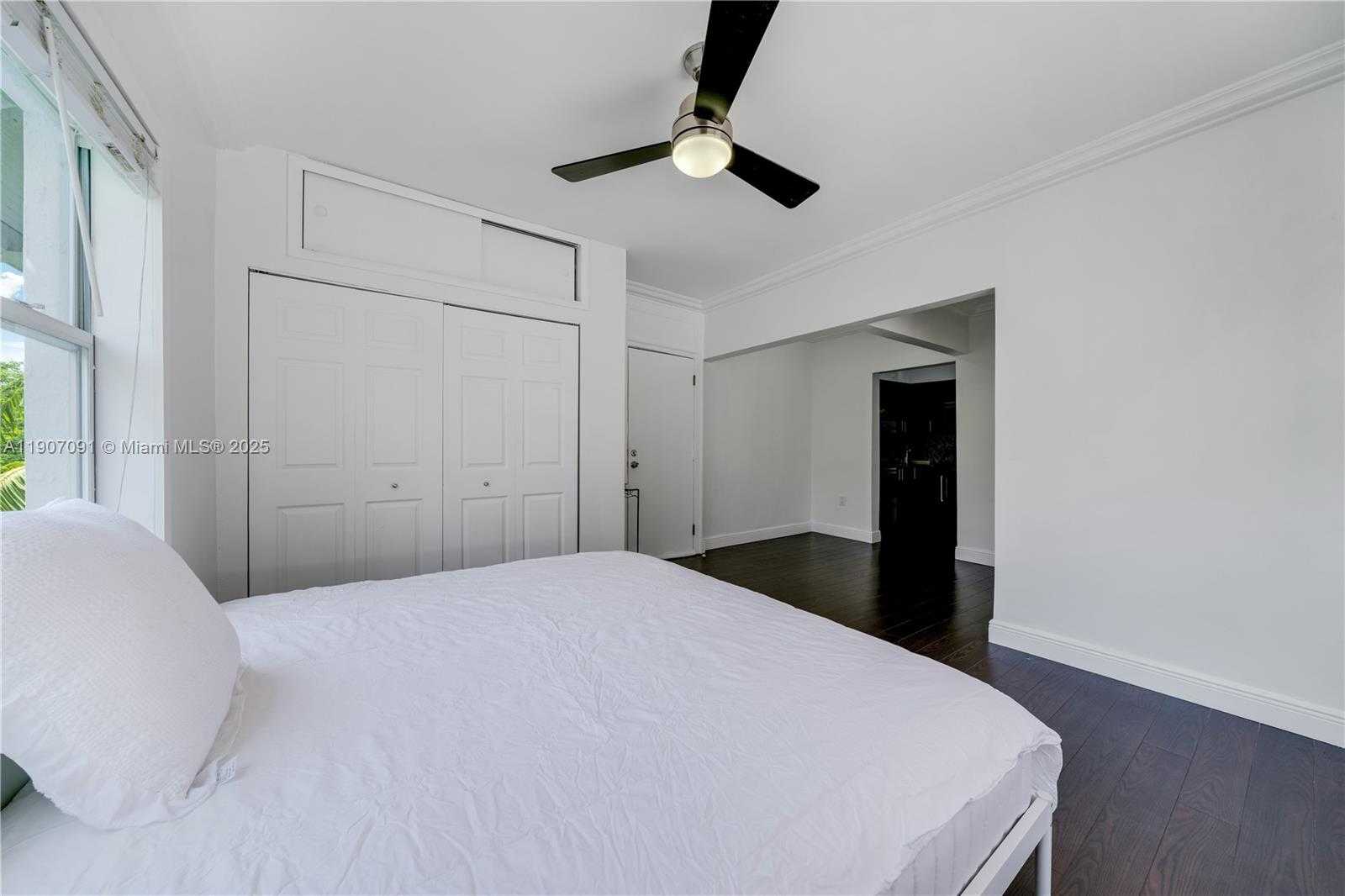 Small Image of 119 MENORES AVE #8, Coral Gables Number 5