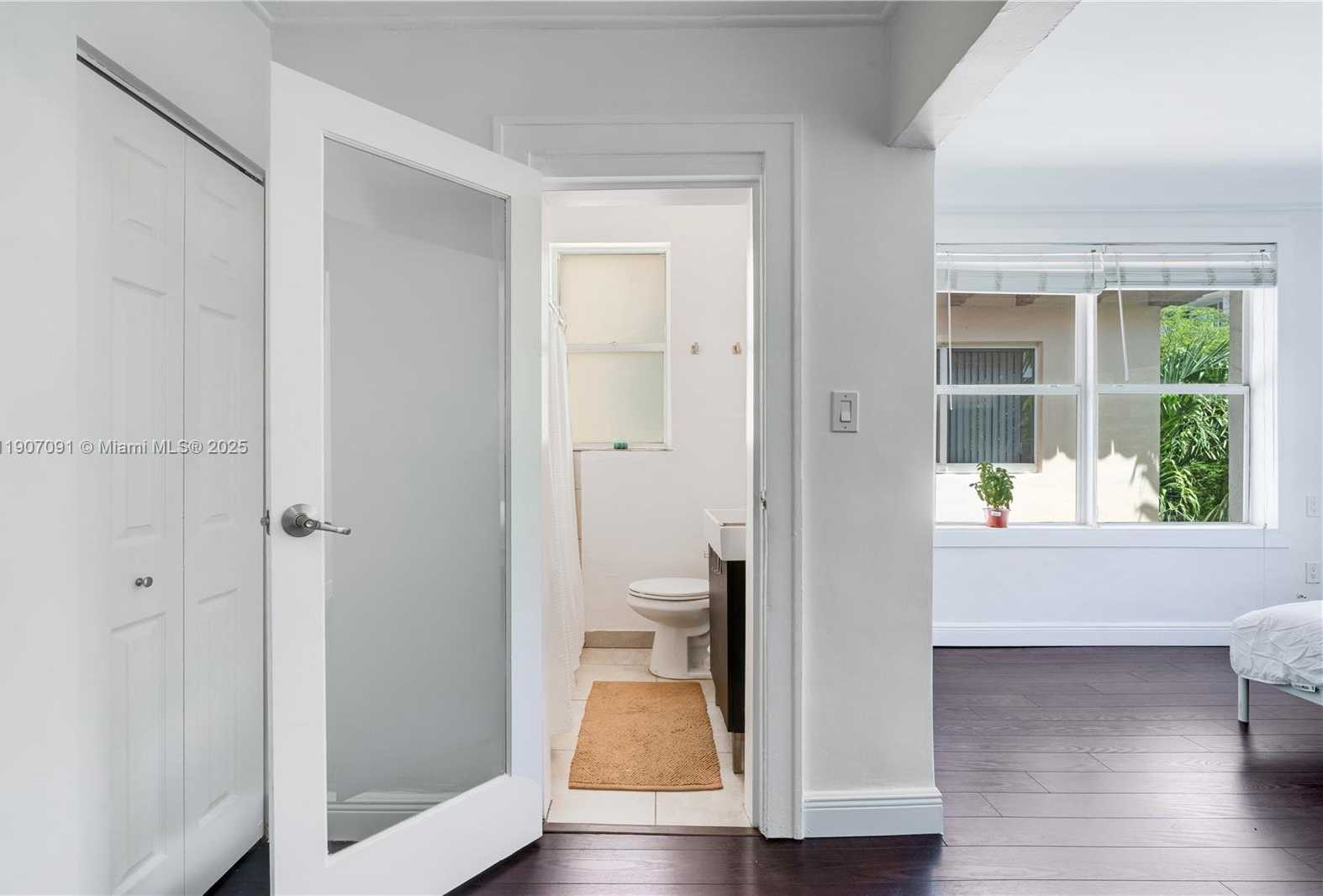 Small Image of 119 MENORES AVE #8, Coral Gables Number 9