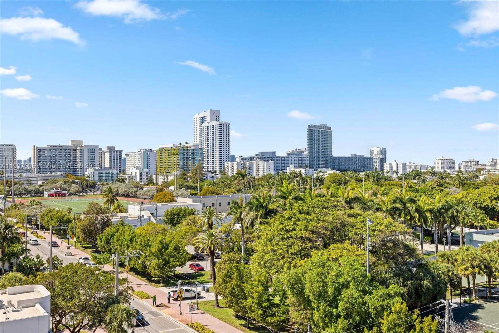 Small Image of 1020 MERIDIAN AVE #811, Miami Beach Number 2