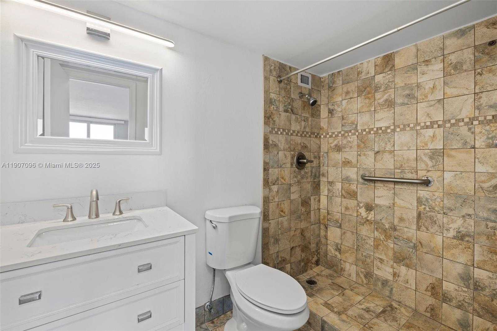 Small Image of 1020 MERIDIAN AVE #811, Miami Beach Number 27